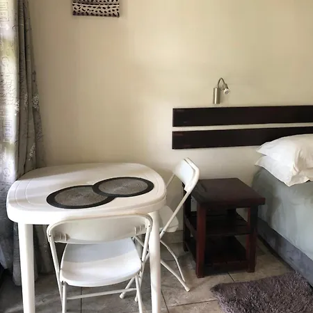 Hills And Dales Accommodation Lanseria Room photo